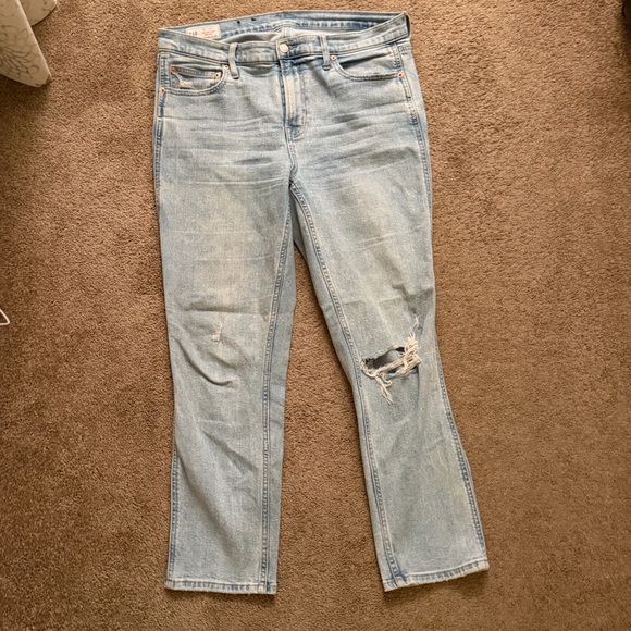 GAP Denim - Gap vintage slim Straight mid rise distressed Jeans, size 32 regular.